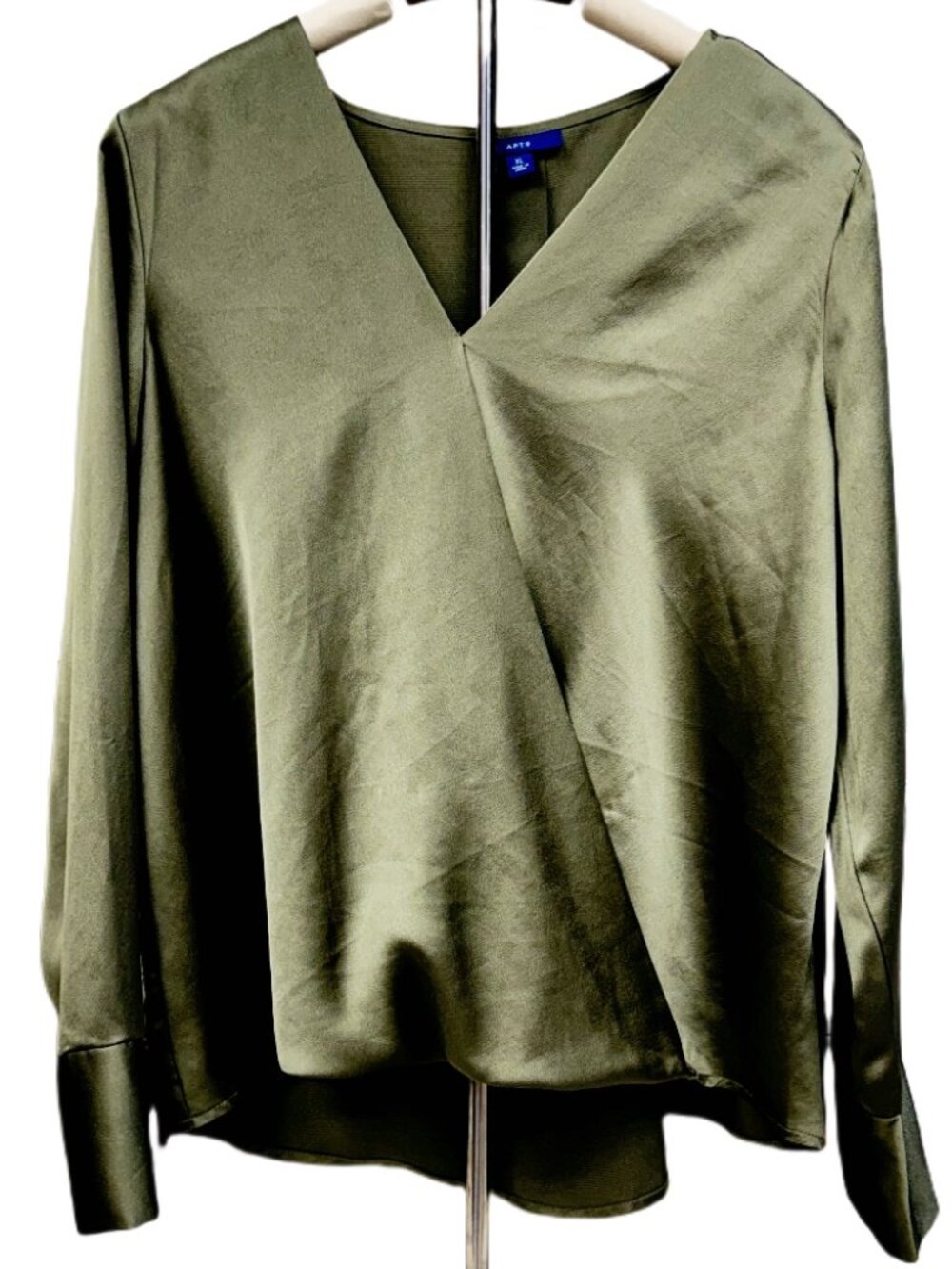 Apt.9 Olive Green Satiny Long Sleeve Pullover Blouse Breathable Office Wear New